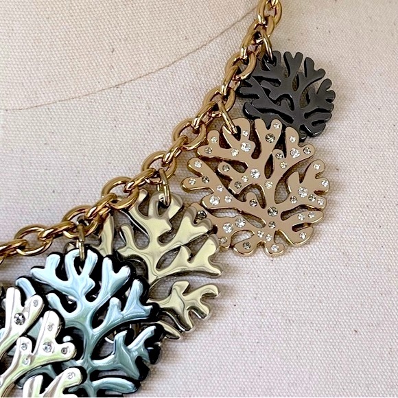 NWOT Coach Tri-Color Pave Coral Multi Disk Statement Necklace - Picture 3 of 14